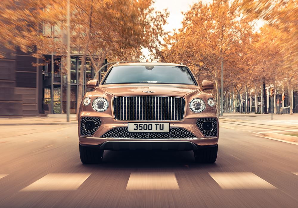 Le SUV de luxe Bentley Bentayga s'allonge de 180 mm pour devenir un véhicule Grand Tourisme