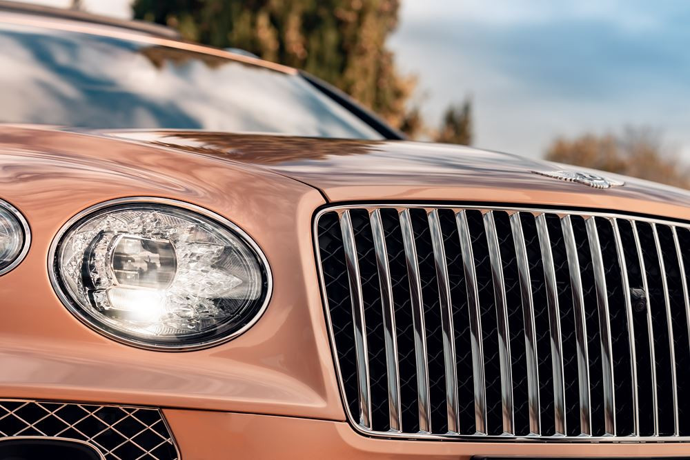 Le SUV de luxe Bentley Bentayga s'allonge de 180 mm pour devenir un véhicule Grand Tourisme