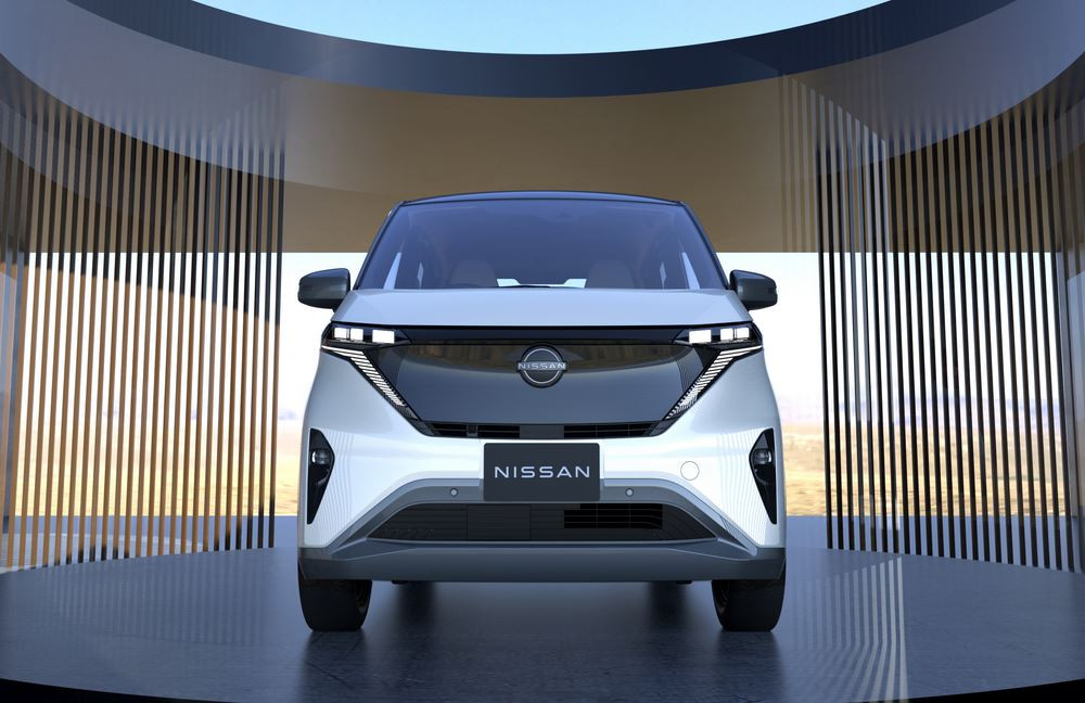 Le mini-véhicule électrique Nissan Sakura affiche une autonomie de 180 km