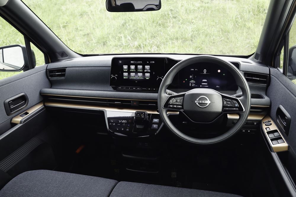 Le mini-véhicule électrique Nissan Sakura affiche une autonomie de 180 km