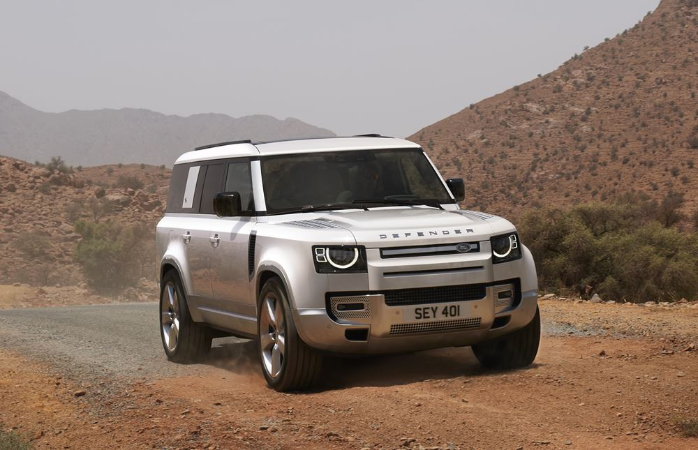Le Land Rover Defender 130 embarque trois rangées de sièges