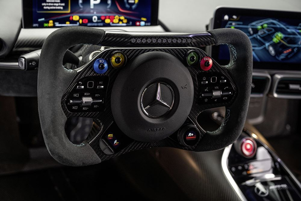 La Mercedes-AMG One embarque un système hybride de 1 063 ch