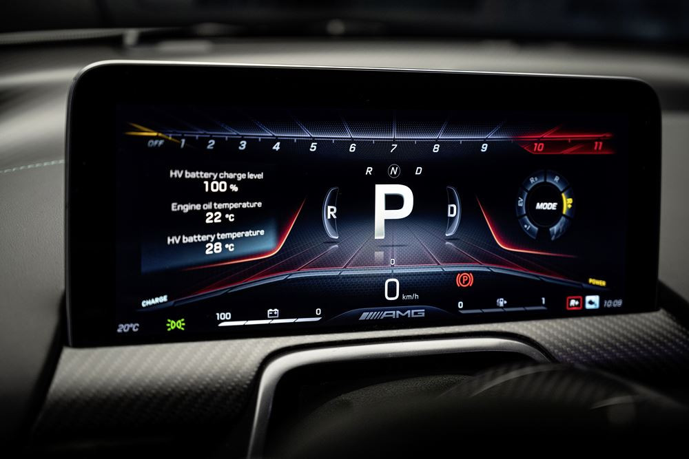 La Mercedes-AMG One embarque un système hybride de 1 063 ch