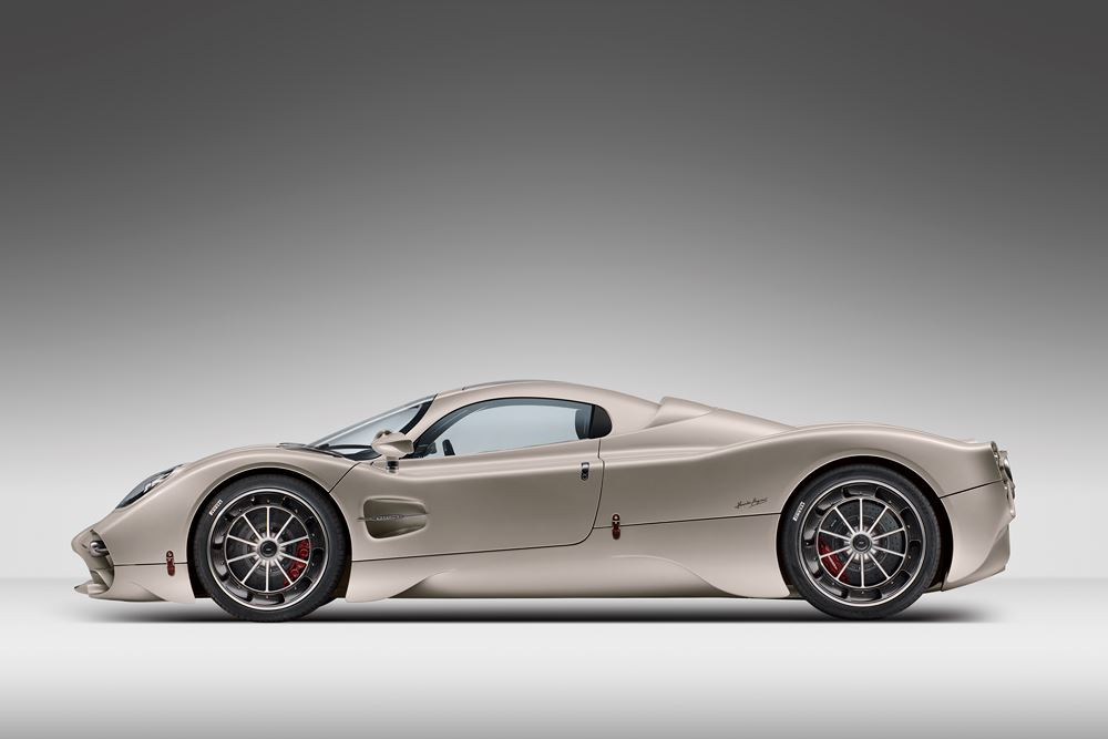 L'hypercar Pagani Utopia embarque un V12 biturbo Mercedes-AMG 6 litres de 864 ch
