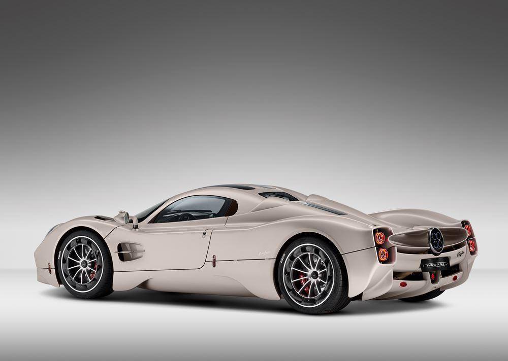 L'hypercar Pagani Utopia embarque un V12 biturbo Mercedes-AMG 6 litres de 864 ch