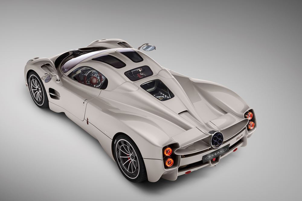 L'hypercar Pagani Utopia embarque un V12 biturbo Mercedes-AMG 6 litres de 864 ch