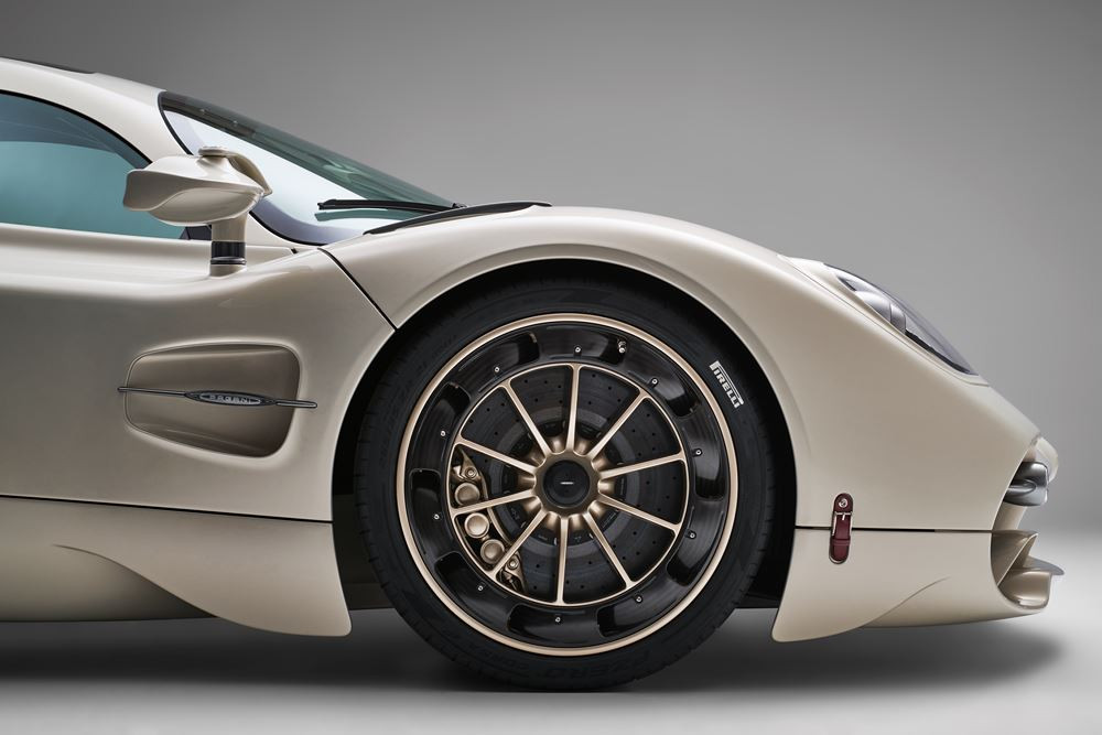 L'hypercar Pagani Utopia embarque un V12 biturbo Mercedes-AMG 6 litres de 864 ch