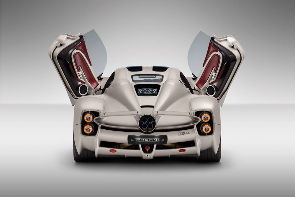 L'hypercar Pagani Utopia embarque un V12 biturbo Mercedes-AMG 6 litres de 864 ch