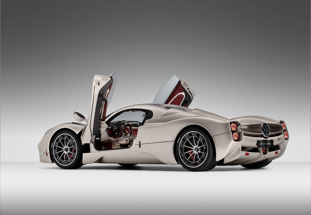 L'hypercar Pagani Utopia embarque un V12 biturbo Mercedes-AMG 6 litres de 864 ch