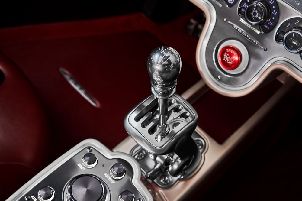 L'hypercar Pagani Utopia embarque un V12 biturbo Mercedes-AMG 6 litres de 864 ch