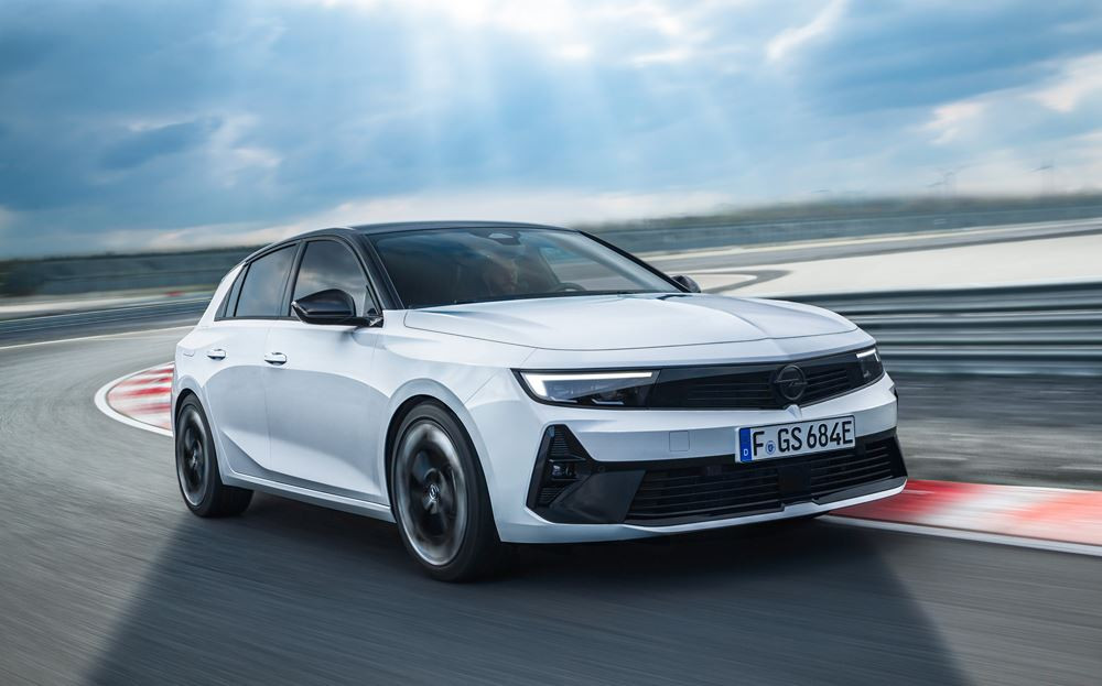 L'Opel Astra GSe hybride rechargeable repose sur un châssis spécifique abaissé de 10 mn
