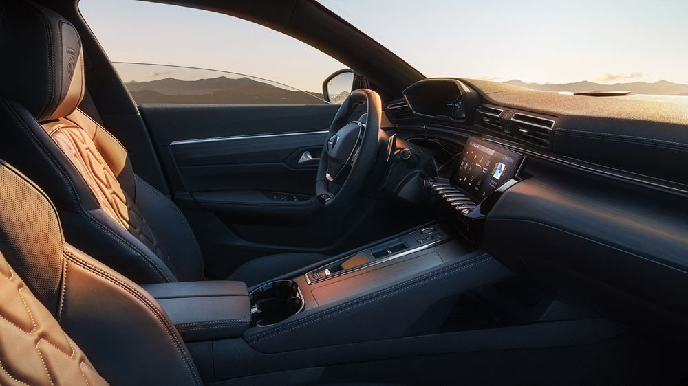 La Peugeot 508 Berline restylée s'offre une nouvelle face avant