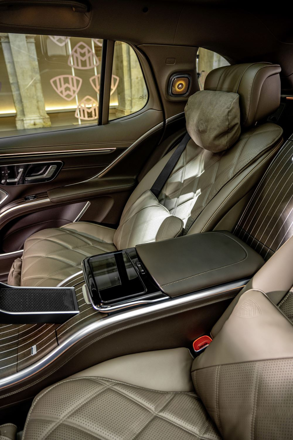 La Mercedes-Maybach EQS SUV marie la technologie électrique Mercedes à l'exclusivité Maybach