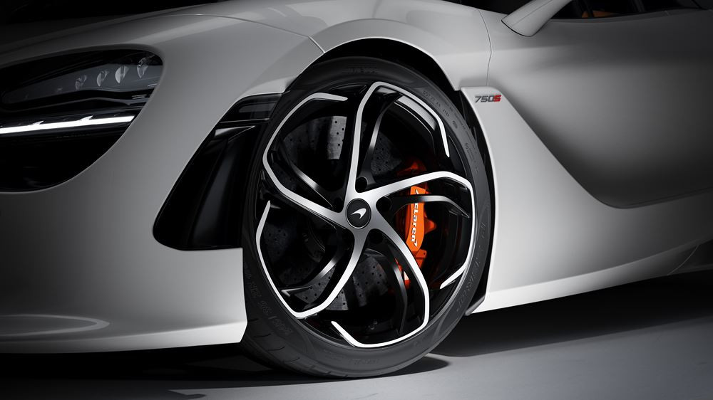 La McLaren 750S Spider est propulsée par un moteur V8 4.0 litres biturbo de 750 ch
