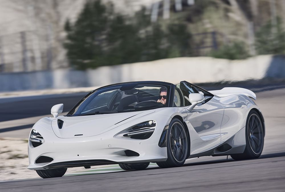 La McLaren 750S Spider est propulsée par un moteur V8 4.0 litres biturbo de 750 ch