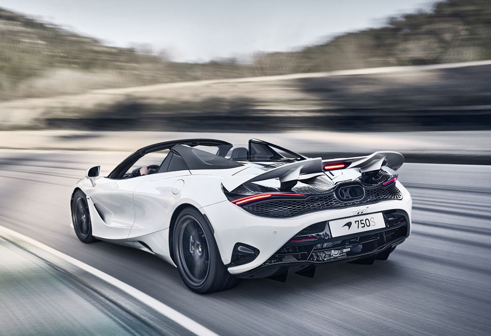 La McLaren 750S Spider est propulsée par un moteur V8 4.0 litres biturbo de 750 ch