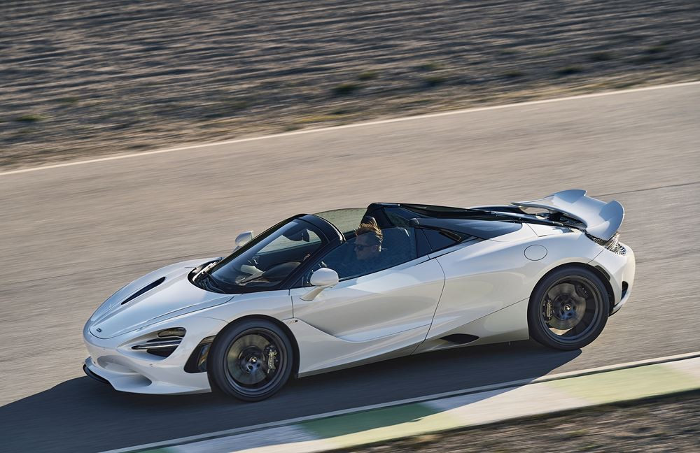 La McLaren 750S Spider est propulsée par un moteur V8 4.0 litres biturbo de 750 ch
