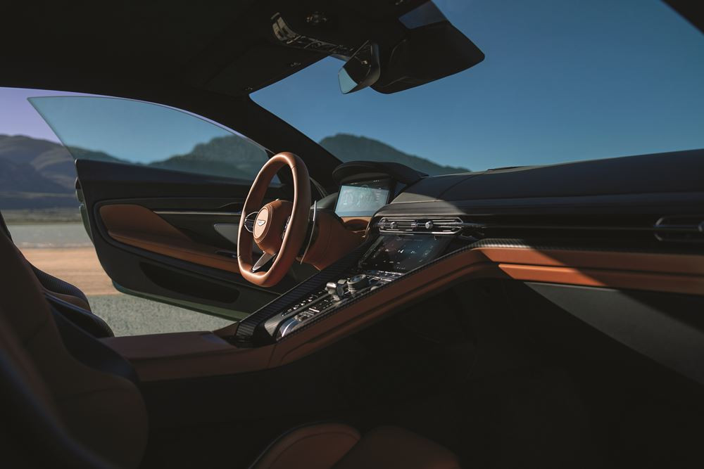 L'Aston Martin DB12 embarque un moteur V8 4.0 litres Twin-Turbo de 680 ch