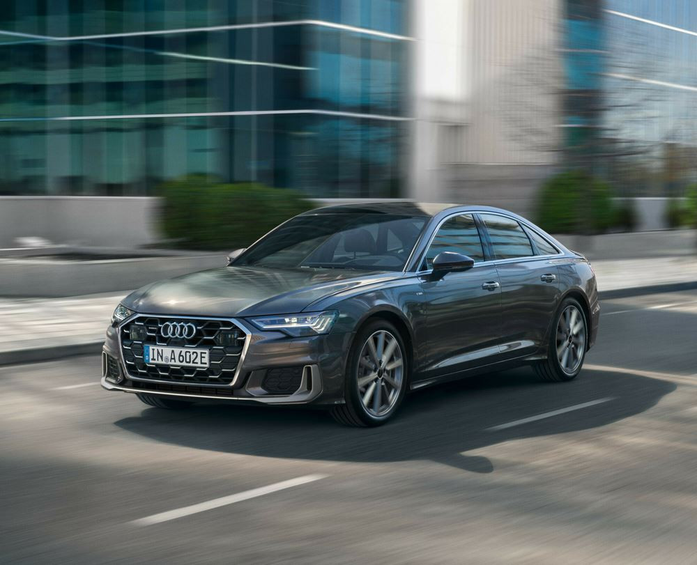 L'Audi A6 Berline affiche une calandre Singleframe avec une structure en nid d'abeille