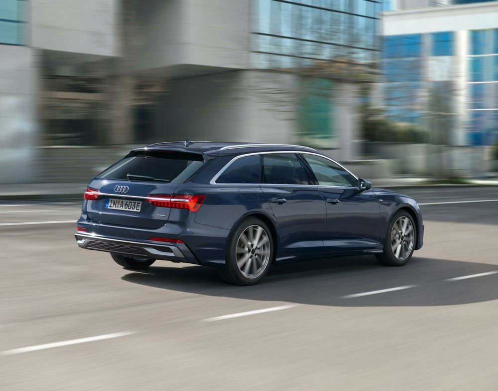 L'Audi A6 Avant affiche une calandre Singleframe avec une structure en nid d'abeille
