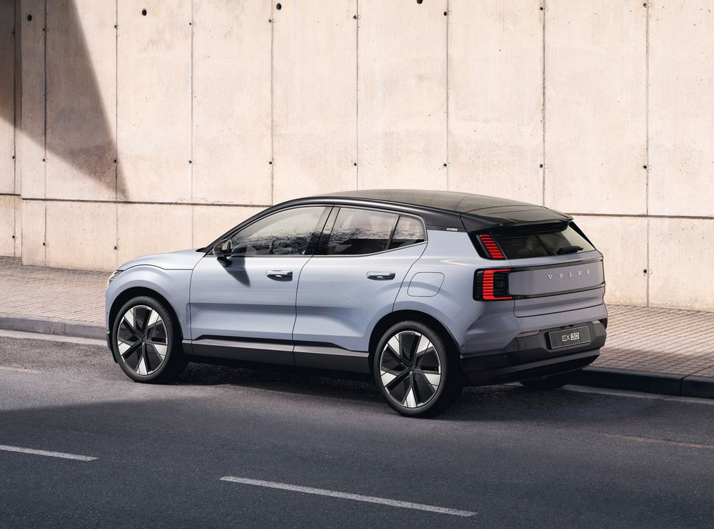 Le petit SUV électrique Volvo EX30 revendique la sécurité attendue d'un véhicule Volvo