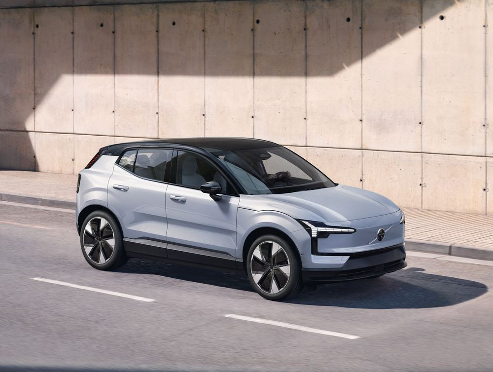 Le petit SUV électrique Volvo EX30 revendique la sécurité attendue d'un véhicule Volvo