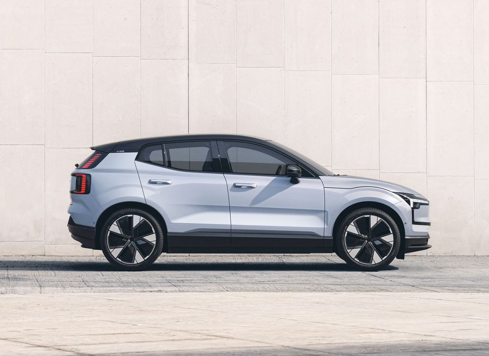 Le petit SUV électrique Volvo EX30 revendique la sécurité attendue d'un véhicule Volvo