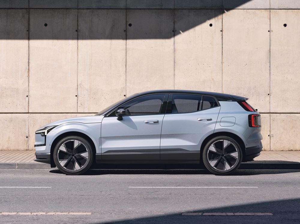 Le petit SUV électrique Volvo EX30 revendique la sécurité attendue d'un véhicule Volvo