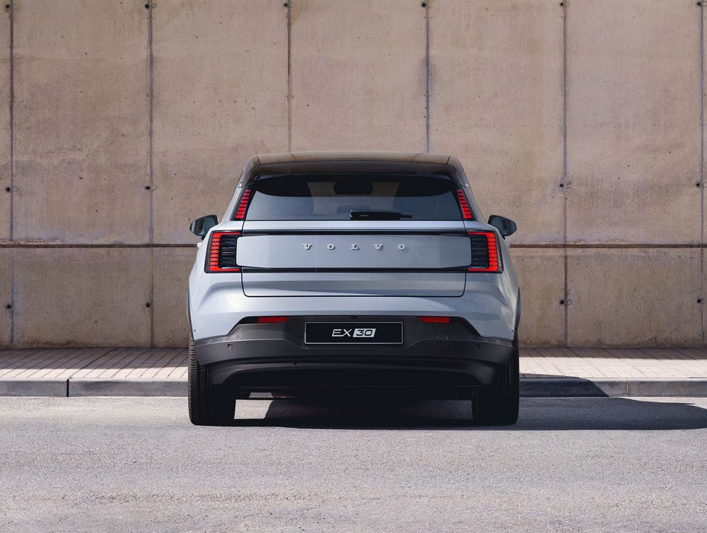 Le petit SUV électrique Volvo EX30 revendique la sécurité attendue d'un véhicule Volvo