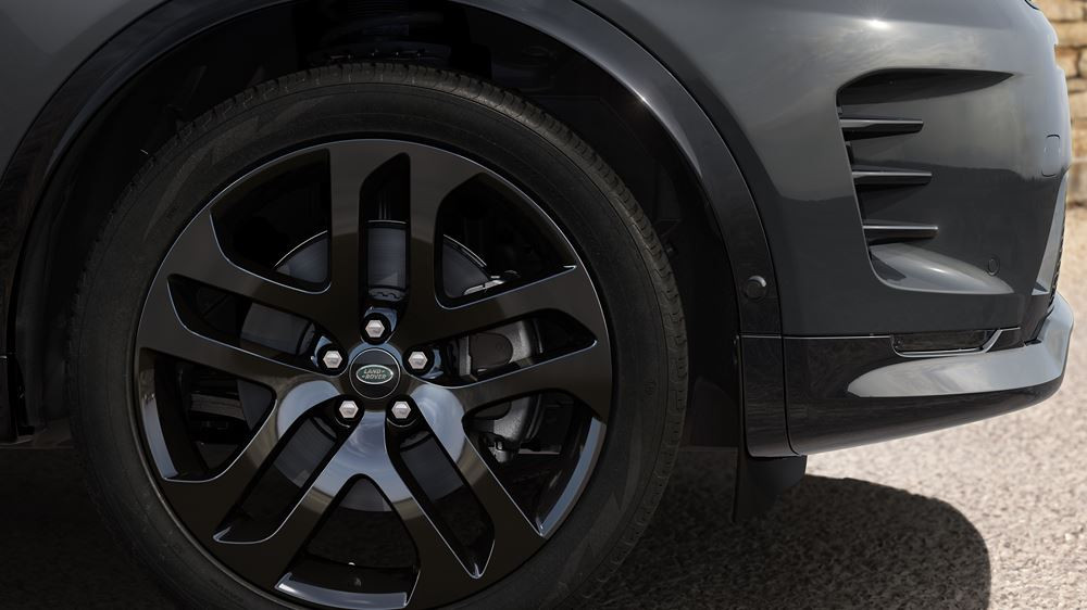 Le Discovery Sport revisité s'offre un intérieur raffiné avec un tableau de bord digital