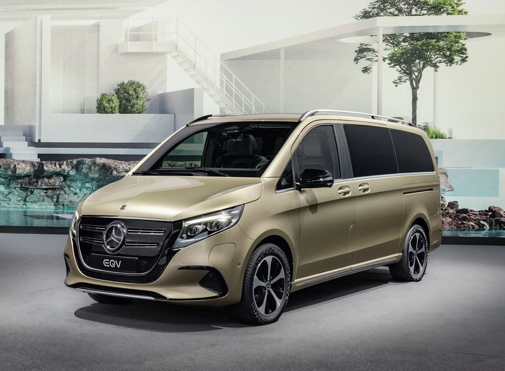 Le grand monospace électrique Mercedes-Benz EQV affiche un design extérieur et intérieur plus luxueux