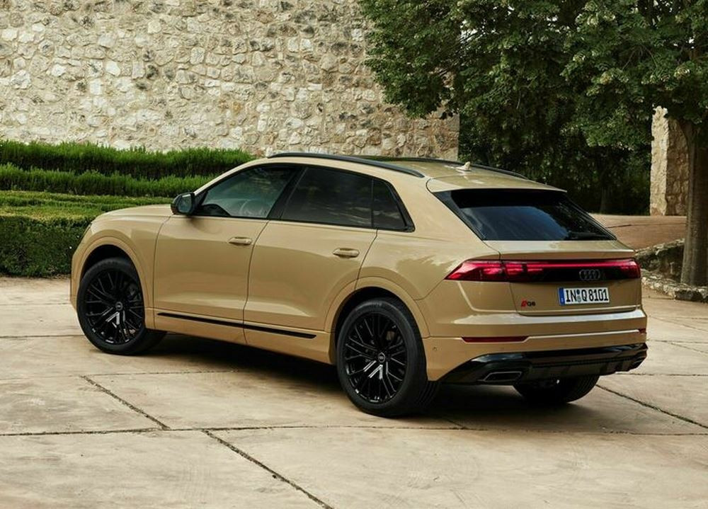 Le grand SUV coupé sport Audi Q8 s'offre une esthétique extérieure légèrement revisitée