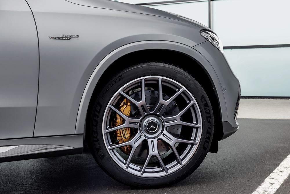 Le Mercedes-AMG GLC Coupé 63 S E Performance délivre une puissance combinée de 680 ch