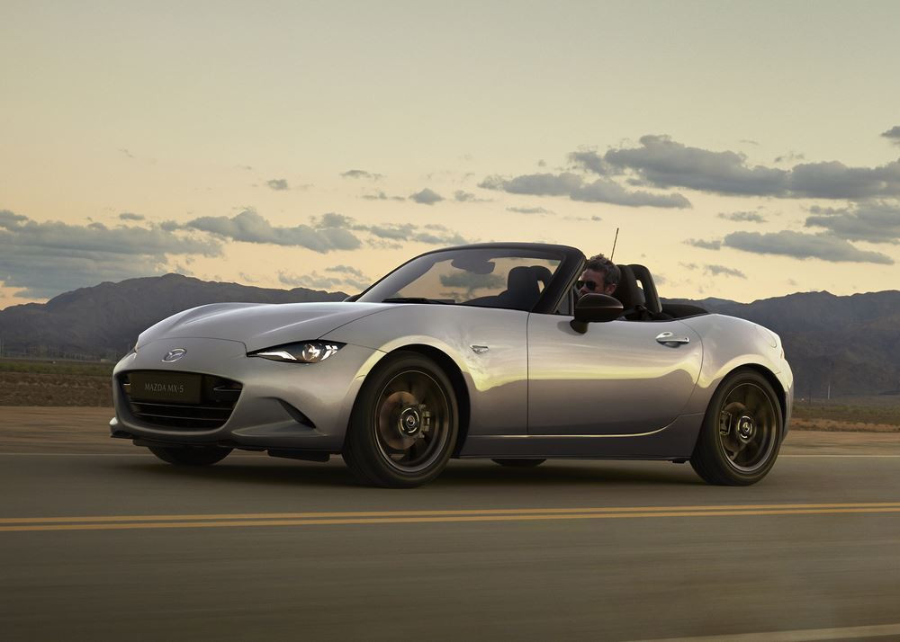 Le roadster biplace Mazda MX-5 s'offre quelques évolutions stylistiques