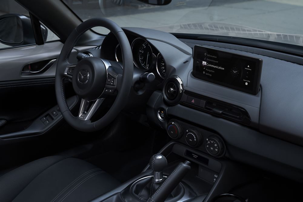 Le roadster biplace Mazda MX-5 s'offre quelques évolutions stylistiques