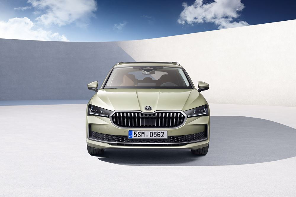 La Skoda Superb Combi de nouvelle génération propose un design intemporel plus sophistiqué
