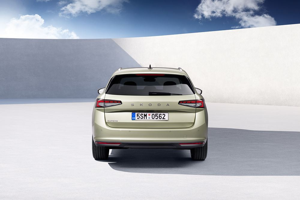 La Skoda Superb Combi de nouvelle génération propose un design intemporel plus sophistiqué