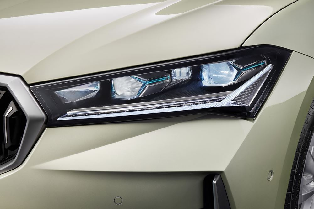 La Skoda Superb Combi de nouvelle génération propose un design intemporel plus sophistiqué