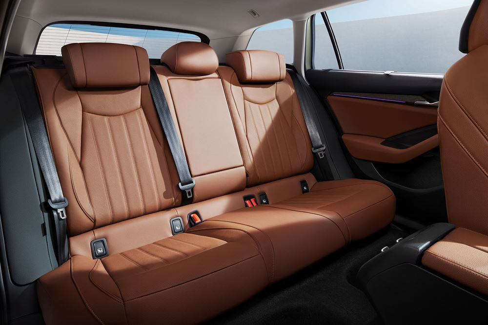 La Skoda Superb Combi de nouvelle génération propose un design intemporel plus sophistiqué
