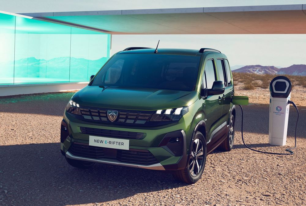 Le combispace Peugeot E-Rifter affiche un typage extérieur outdoor marqué