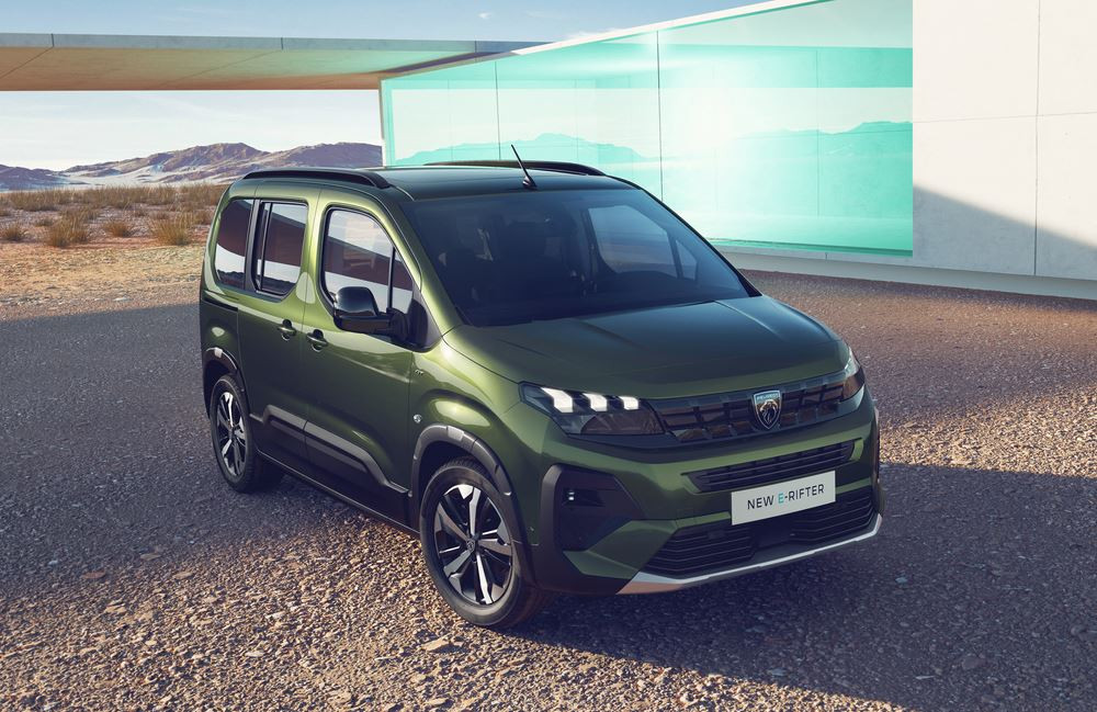 Le combispace Peugeot E-Rifter affiche un typage extérieur outdoor marqué