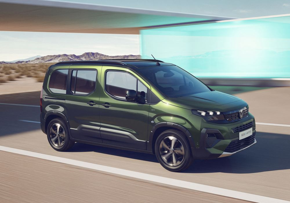 Le combispace Peugeot E-Rifter affiche un typage extérieur outdoor marqué