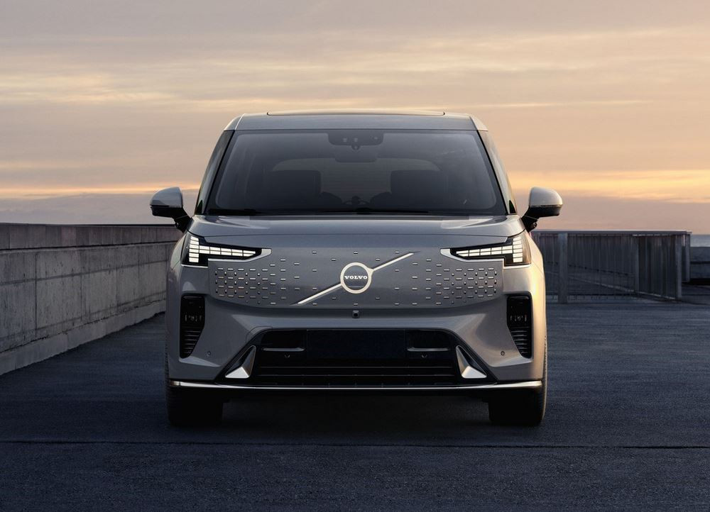 Le grand monospace électrique Volvo EM90 est un salon mobile confortable