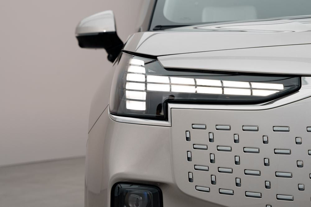 Le grand monospace électrique Volvo EM90 est un salon mobile confortable