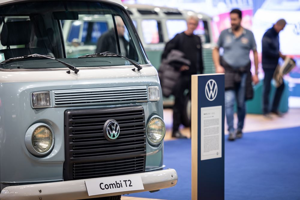 La 48ème édition du salon Rétromobile ouvre ses portes jusqu'au 4 février