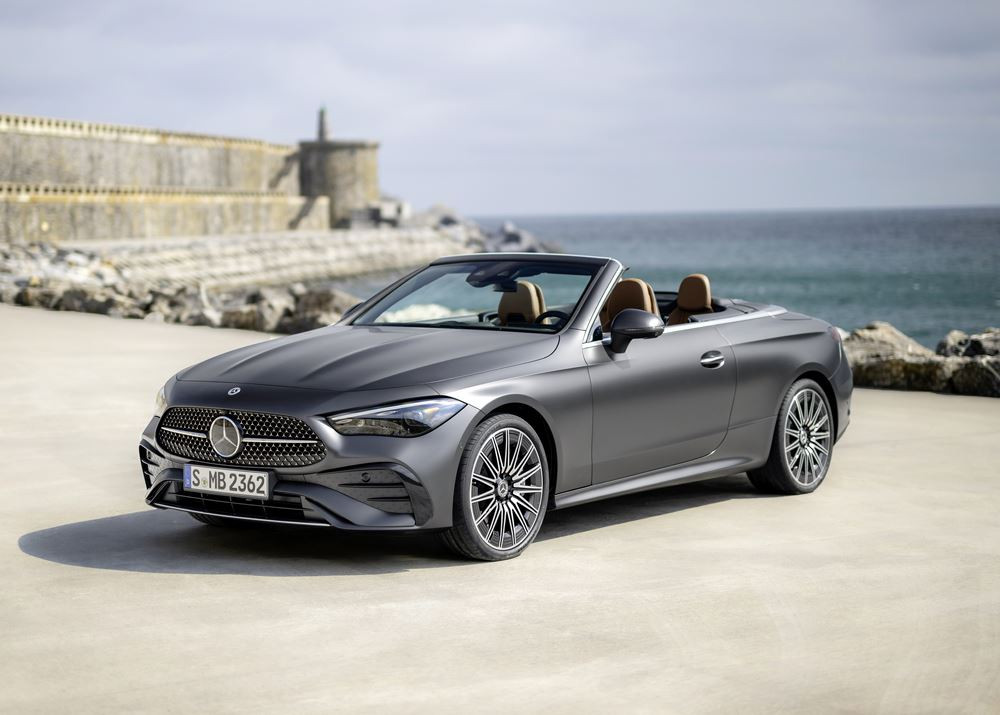 La Mercedes-Benz CLE Cabriolet capitalise sur le plaisir de rouler « à ciel ouvert » à tout moment de l'année