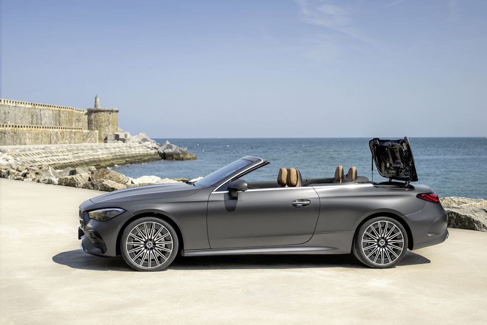 La Mercedes-Benz CLE Cabriolet capitalise sur le plaisir de rouler « à ciel ouvert » à tout moment de l'année