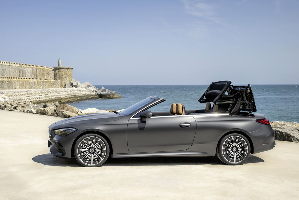 La Mercedes-Benz CLE Cabriolet capitalise sur le plaisir de rouler « à ciel ouvert » à tout moment de l'année