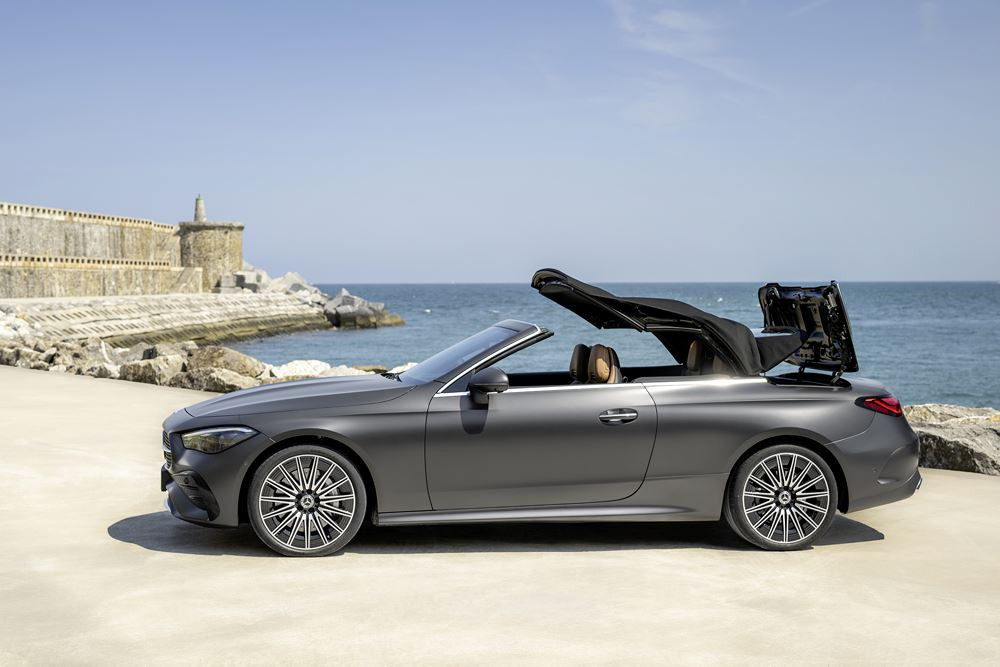 La Mercedes-Benz CLE Cabriolet capitalise sur le plaisir de rouler « à ciel ouvert » à tout moment de l'année