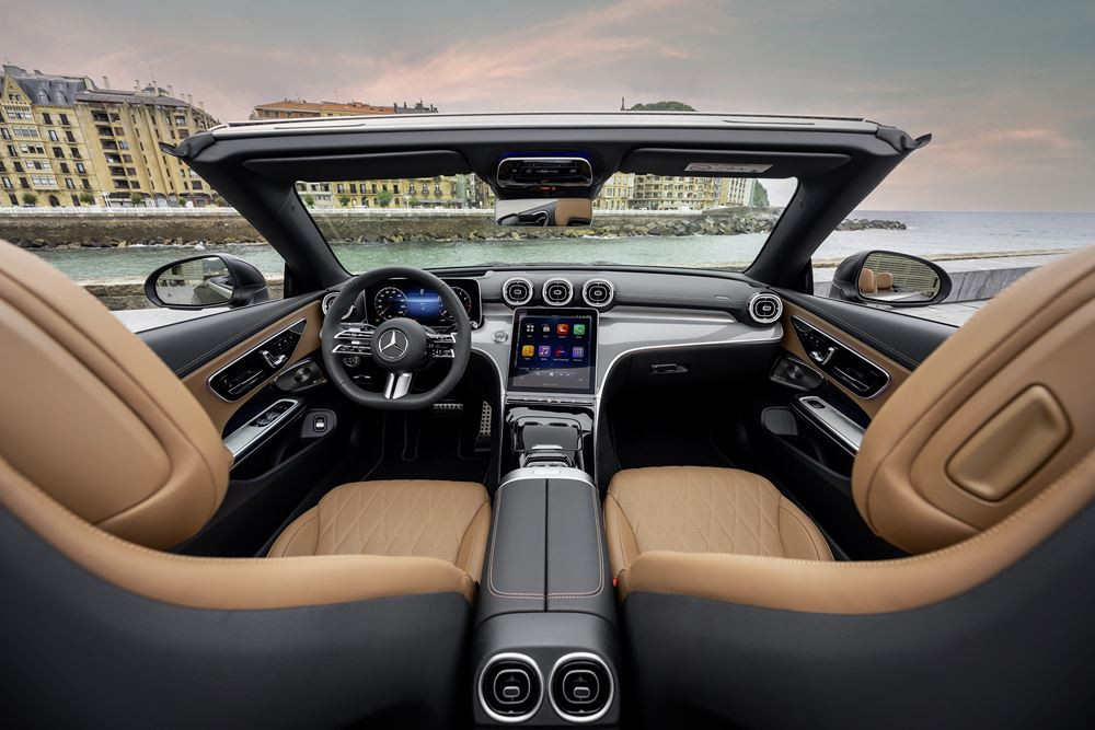 La Mercedes-Benz CLE Cabriolet capitalise sur le plaisir de rouler « à ciel ouvert » à tout moment de l'année